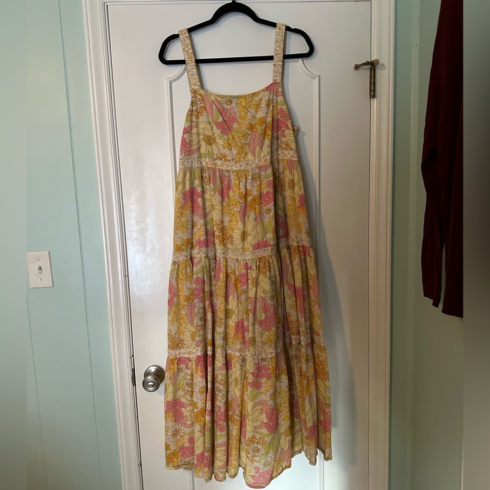 American Eagle Floral patterned backless dress